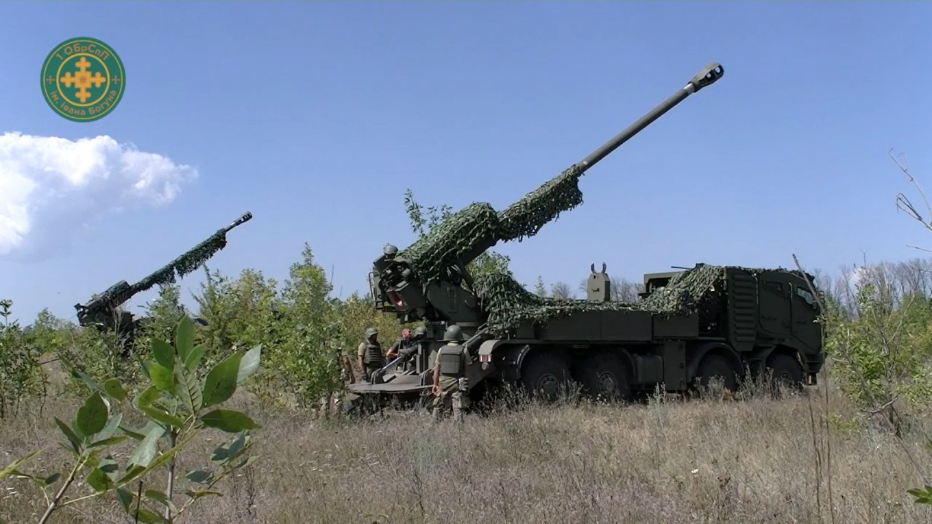 2S22 Bohdana artillery system firing at russian positions, autumn 2023