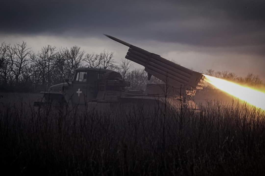 Ukrainian BM-21 Grad MLRS fires at the occupiers, April 2023, How Ukraine’s Warriors Repel Human Wave Attacks Near Avdiivka, Despite russians Have Up to 30 Regiments and Brigades with T-80BV and 2S4 Tyulpan There, Defense Express