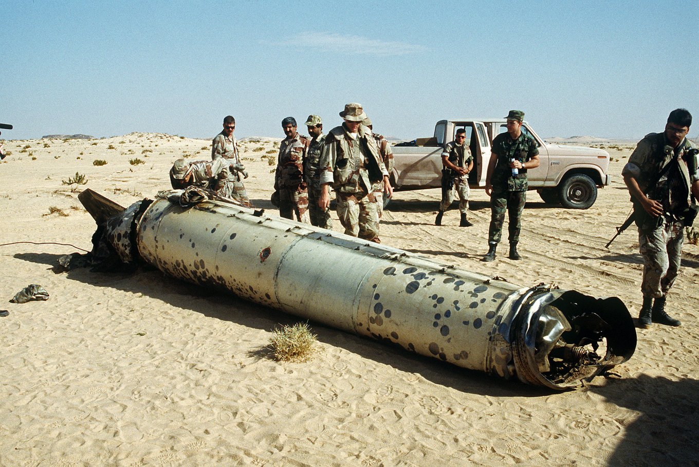 Defence Express / Downed Iraqi SCUD missile during Operation Desert Storm in 1991 / Photo credit: Department of Defense