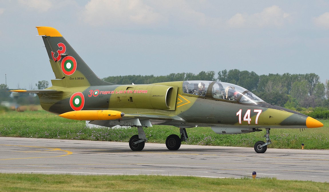 Bulgarian the L-39ZA Albatros combat training aircraft Defense Express Bulgarian the L-39ZA Aircraft to Be Modernized in a Year Without Russian Avionics