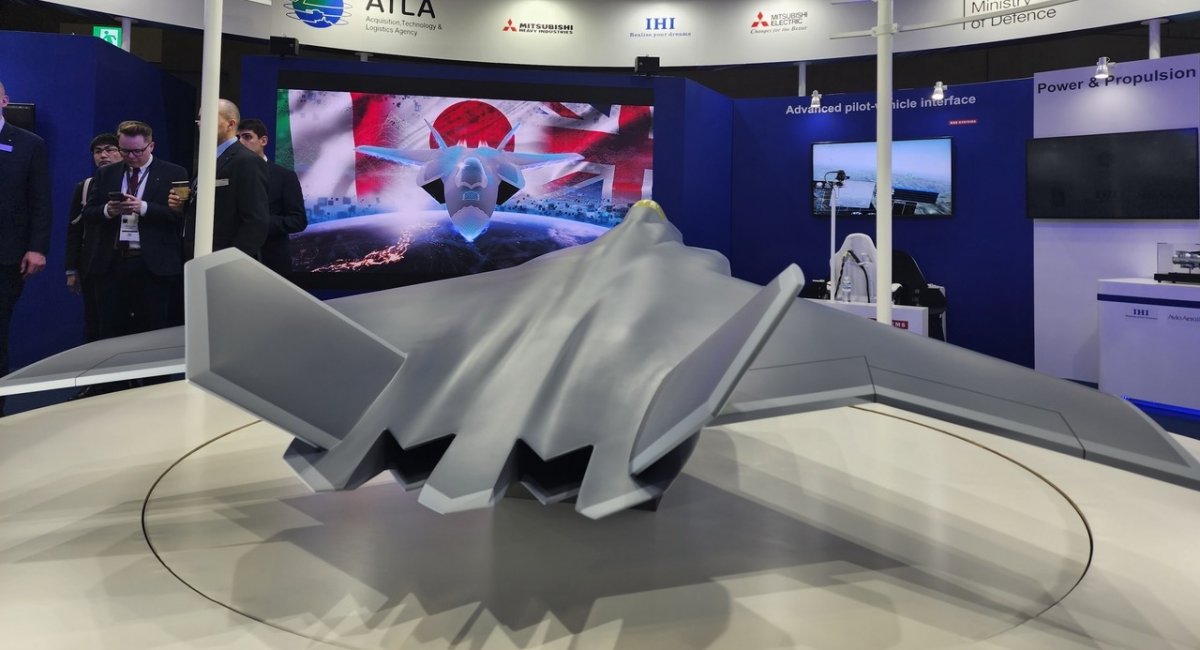 Tempest scale model at the DSEI Japan 2023 exhibition / Defense Express / Ukraine May Join Tempest 6th-Gen Fighter Program Through Kızılelma UAV