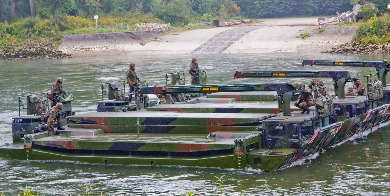How Ukraine Could Benefit from UK, Germany Purchase of Amphibious Bridging Vehicles to Replace Old M3 Amphibious Rigs