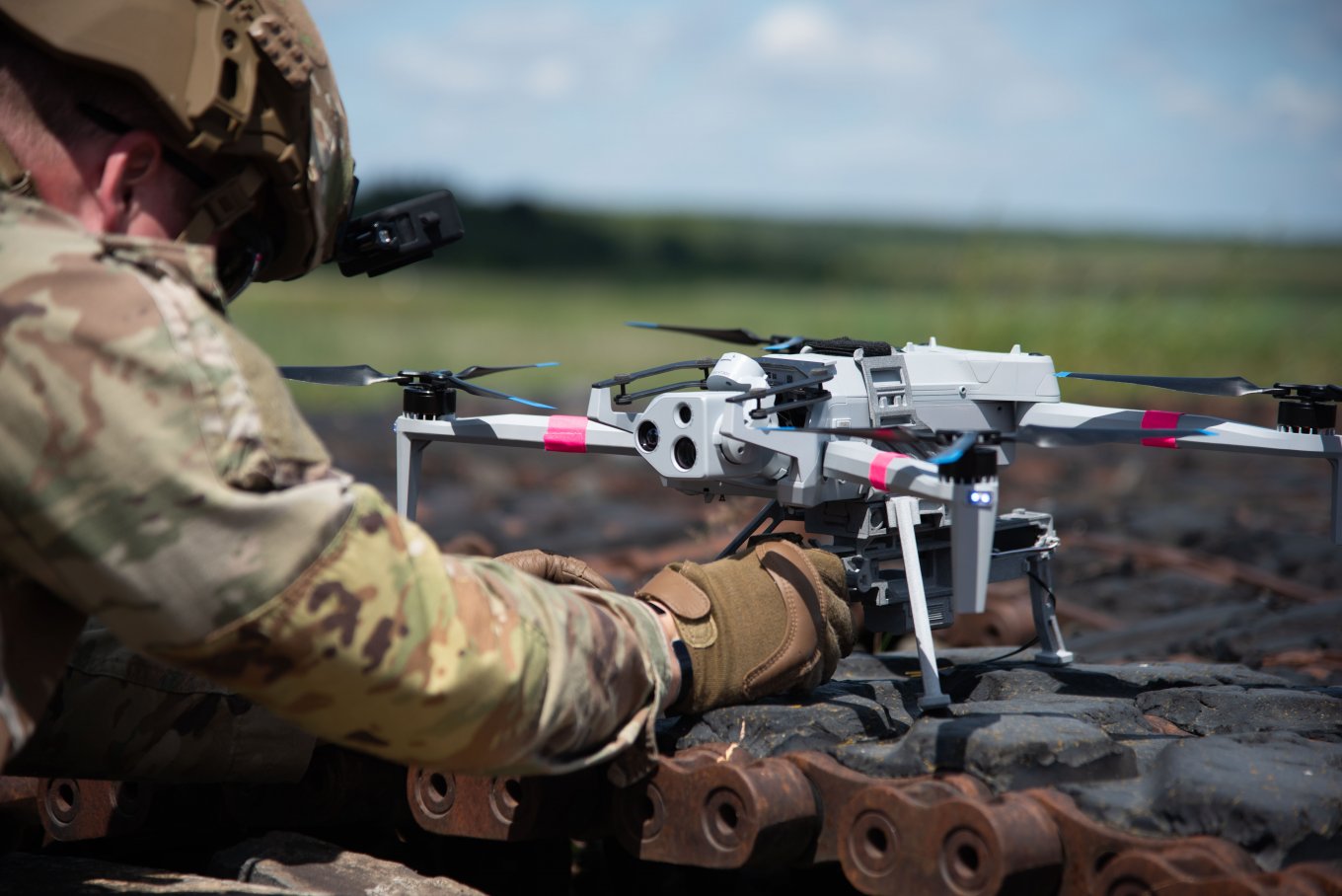 Skydio X10, US Army Drops Combat Grenade from Drone for First Time After Years of Development