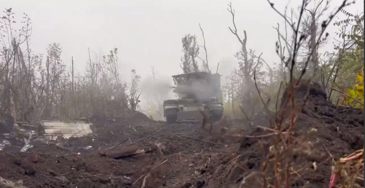 The BMPT Terminator is firing in foggy conditions, Defense Express