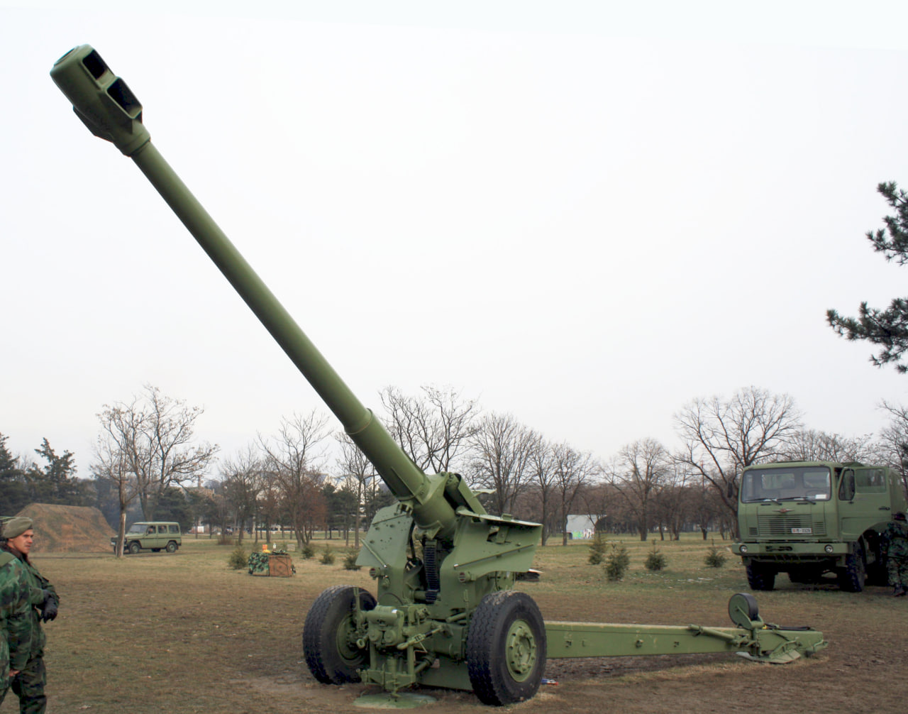 Serbian Army's 152mm Nora M-84 howitzer / Defense Express / Mysterious Howitzer of Ukrainian Dnipro-1 Unit Could be From Bosnia and Herzegovina