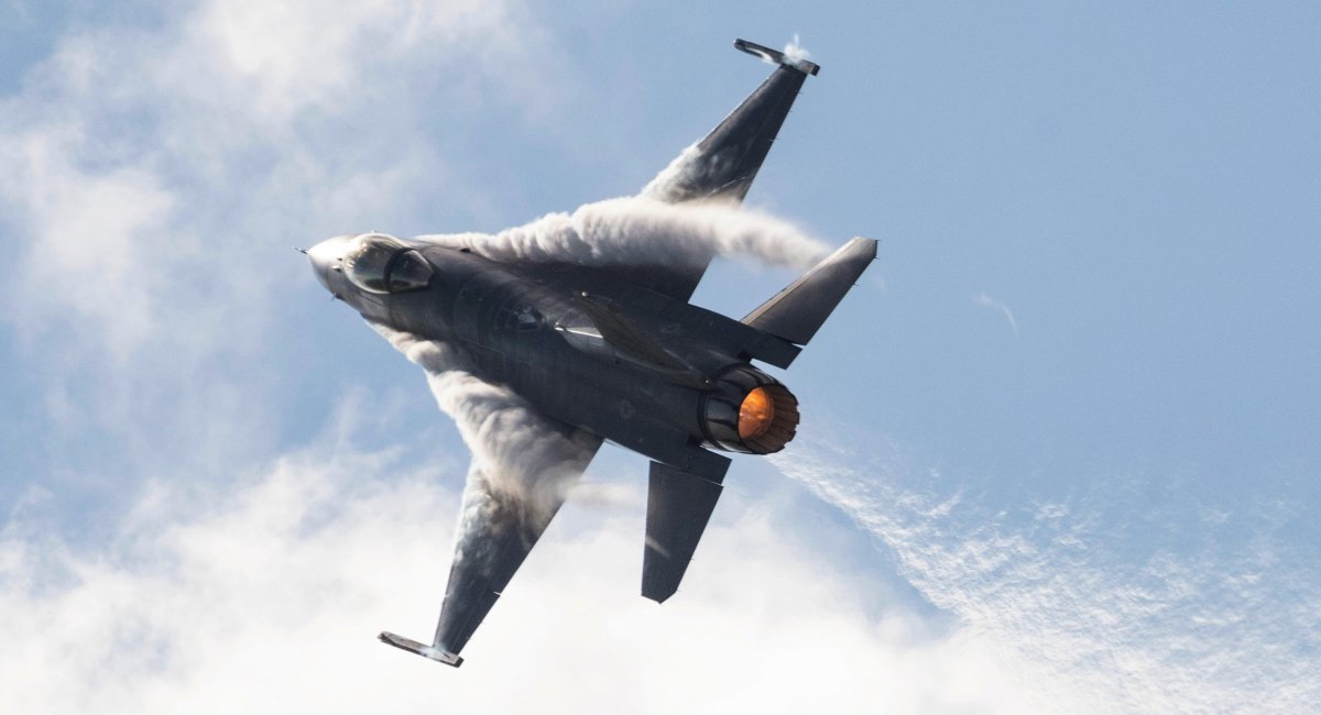 F-16 multirole fighter aircraft
