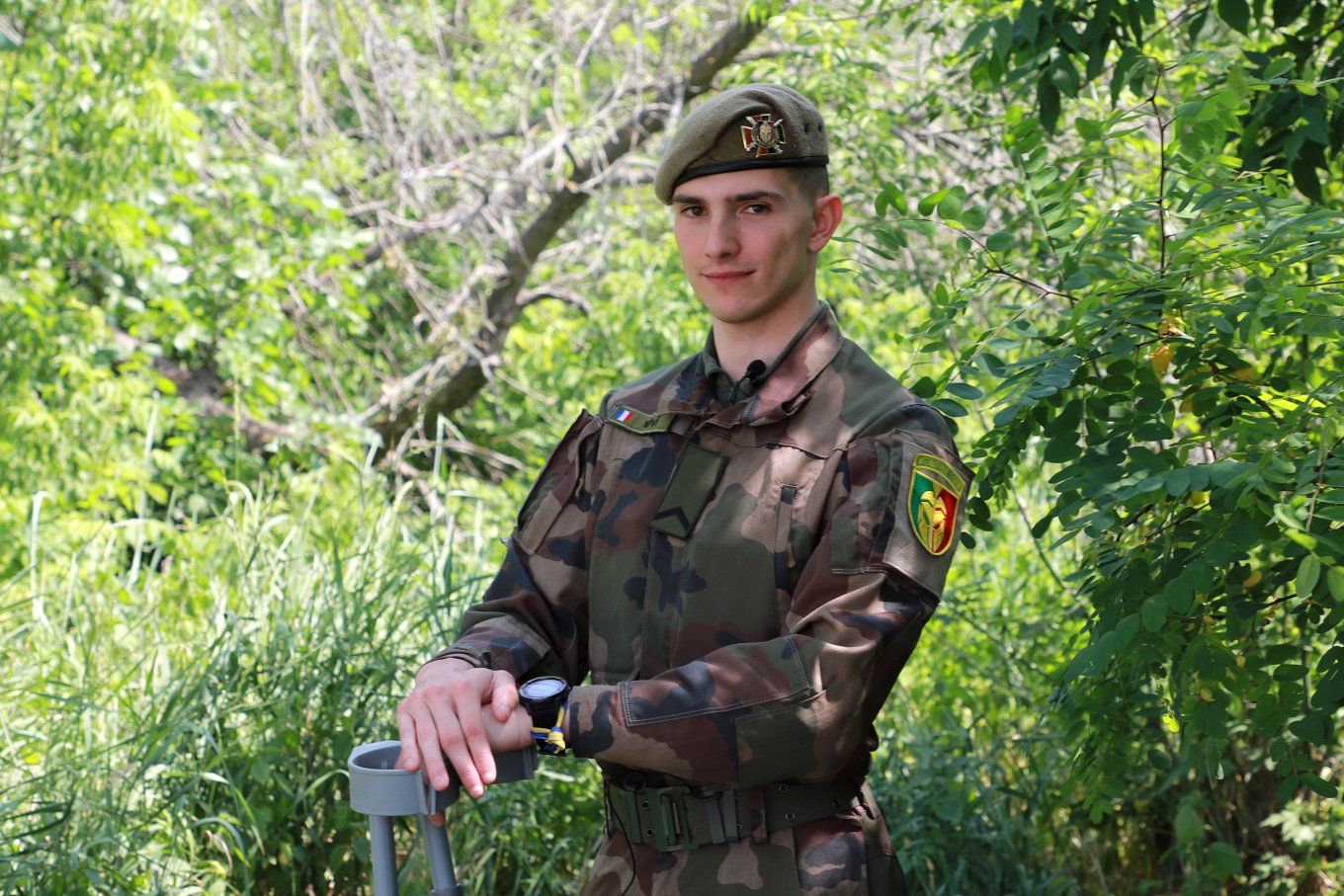 French Alpine Hunter Now Stalking russian Armor in Ukraine