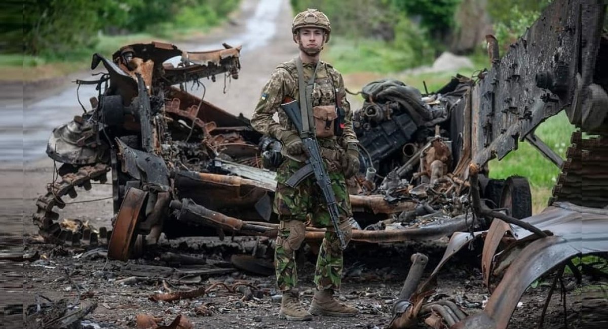 Russian Invaders Eliminated, Armored Vehicles Get Destroyed in the Operational and Tactical Group East Area of Responsibility, Defense Express, war in Ukraine, Russian-Ukrainian war