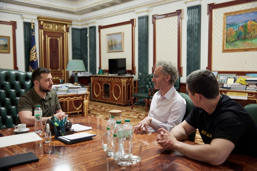 President of Ukraine Volodymyr Zelenskyy and Vice Prime Minister–Minister of Digital Transformation Mykhailo Fedorov meet with Palantir CEO Alex Karp, June 2022