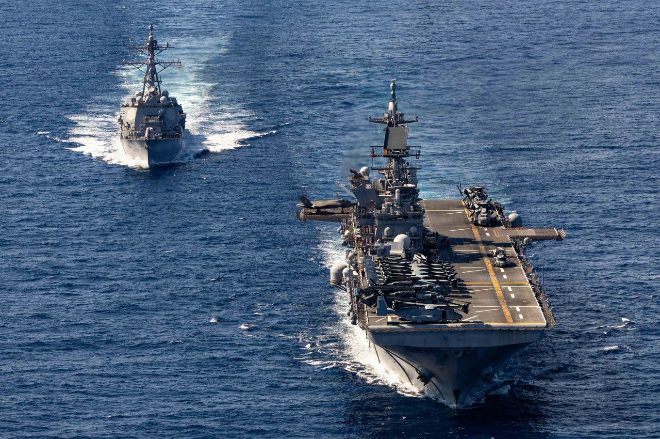 More U.S. Marines and Amphibious Assault Ships Head Toward Iran, Arrival Timing Sparks Questions on War Duration, Defense Express