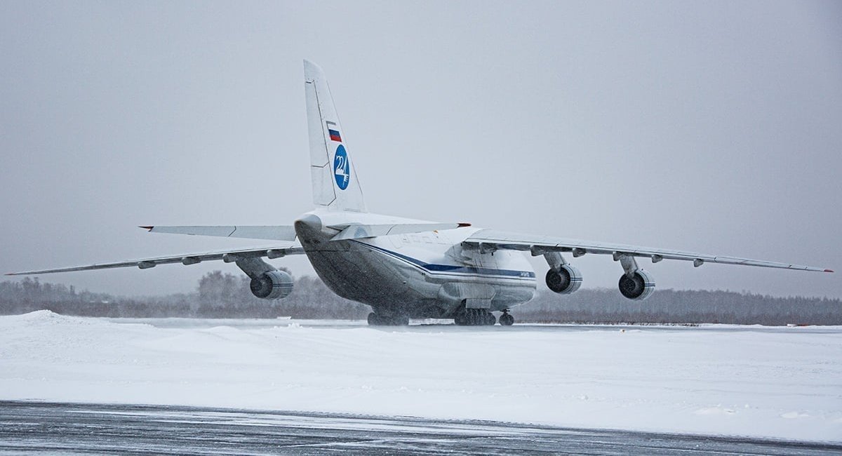 russia's An-124 cargo plane, Russia Actively Supplies Something From China With the An-124 Cargo Planes: Flights Conducted Almost Every Day,  Defense Express