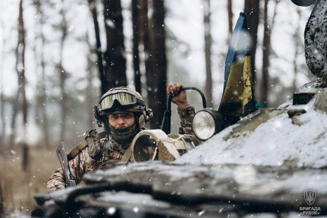 The harsh winter conditions in Ukraine present both obstacles and potential advantages for military operations Defense Express The UK Defense Intelligence: Cold Snap Dictates Battlefield Dynamics in Ukraine
