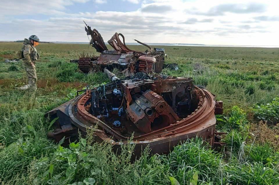 Analysis of turret detachment in russian tanks: WarSpotting community study Defense Express WarSpotting Community Reveals Statistics and Insights on Turret Ejections and T-72B’s Remarkable Performance