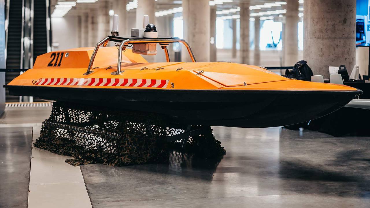 Katran naval drone of russian design / Defense Express / russian Katran USV is a Big Threat to Ukraine's Magura Sea Drones