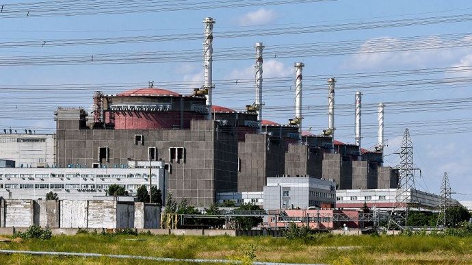 russian strike on a vital substation threatens the Zaporizhzhia Nuclear Power Plant, pushing it to the brink of a blackout Defense Express The Zaporizhzhia Nuclear Plant Faces Blackout After russian Attack