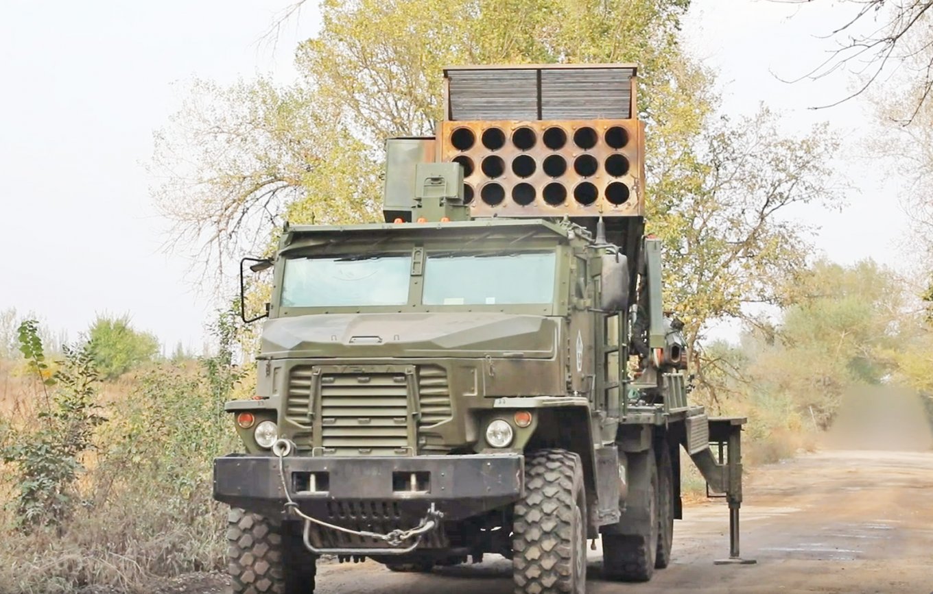 TOS-2 Tosochka mobile thermobaric rocket launcher / Defense Express / Two Problems Faced By TOS-1, TOS-2 Systems on Ukrainian Battlefields