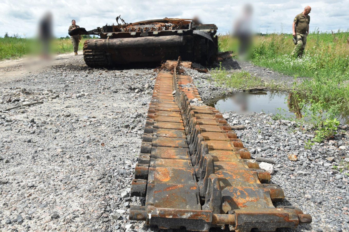 Ukrainian Soil Absorbs russian Armor. Spectacular Photos By the Armed Forces Of Ukraine, Defense Express, war in Ukraine, Russian-Ukrainian war