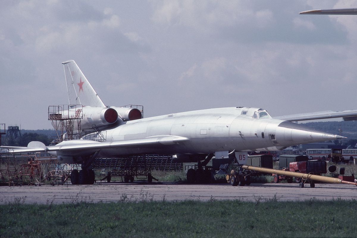 Tu-22 Blinder, the Maneater, aka Shilo / Defense Express / The Maneater: First Soviet Supersonic Bomber With Downward Ejection That Killed Dozens