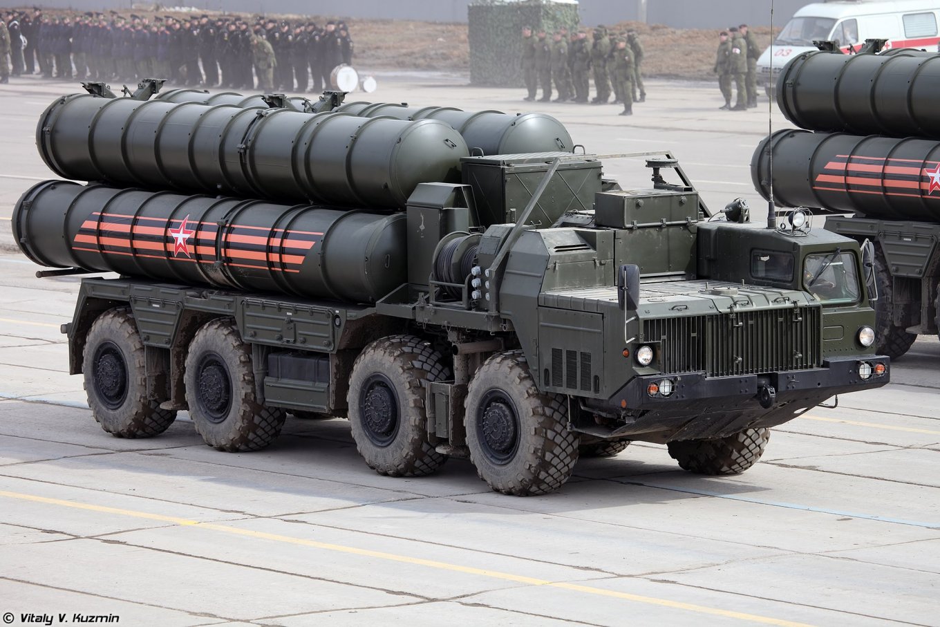 5P85SM2-1 TEL from the S-400 surface-to-air missile system during a military parade in Moscow