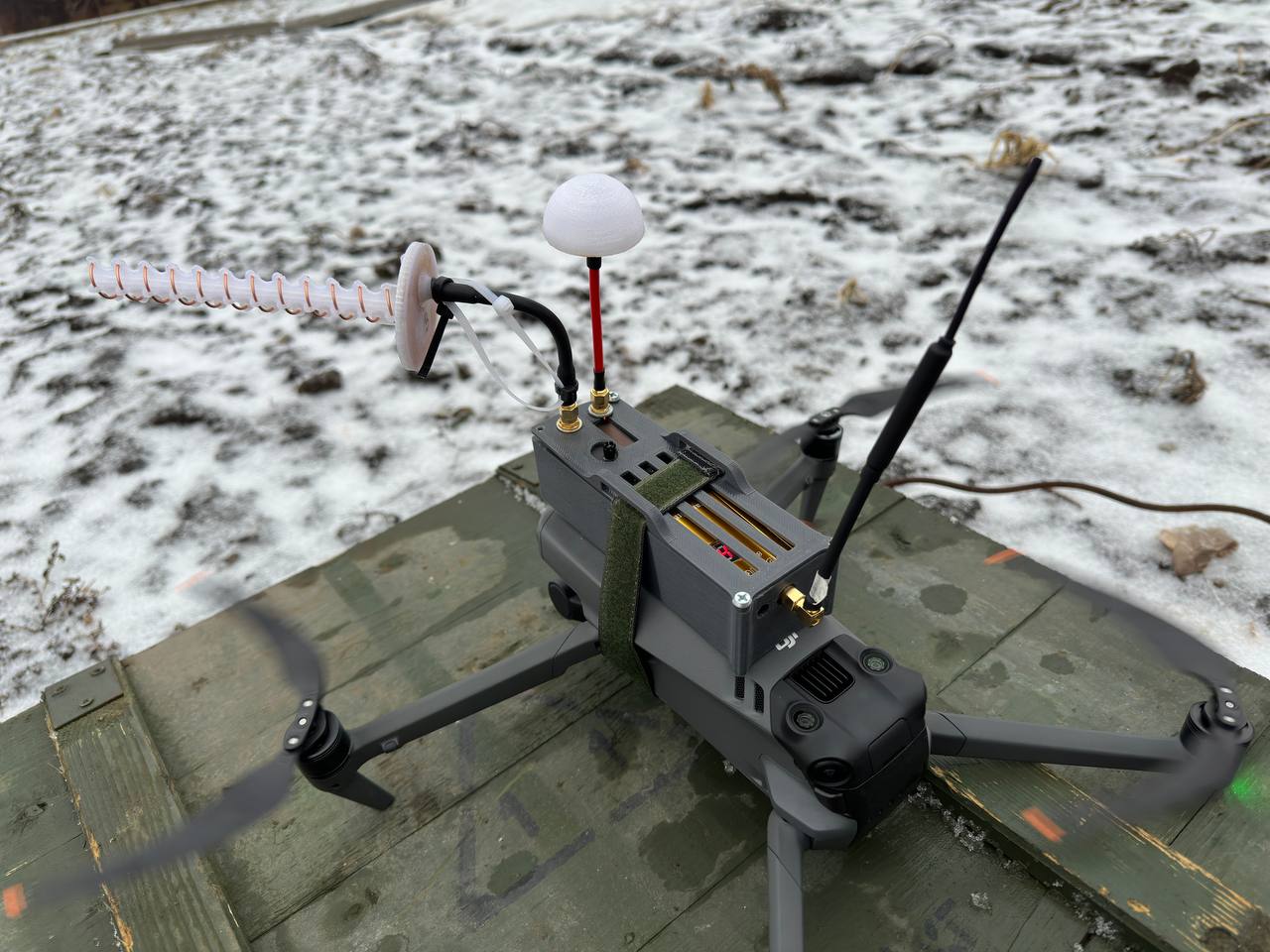 Repeater-drone made of Mavic in russia