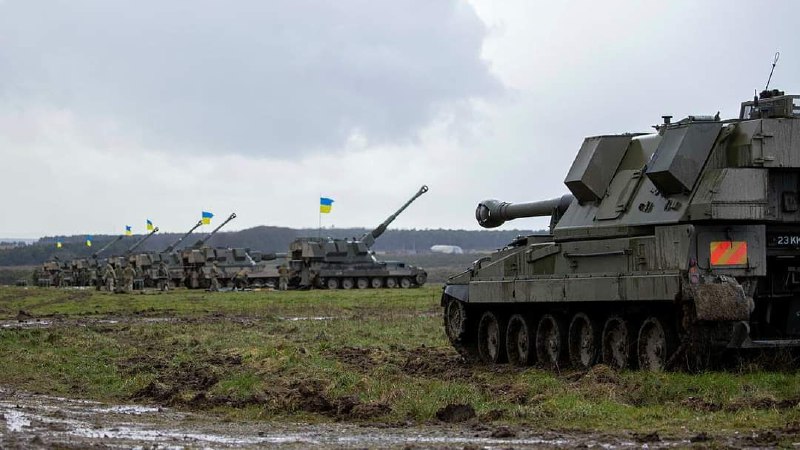 In the UK Ukrainian Tankmen Completed to Master Challenger 2 Tanks, Artillerymen AS90 Howitzers as Well, Defense Express