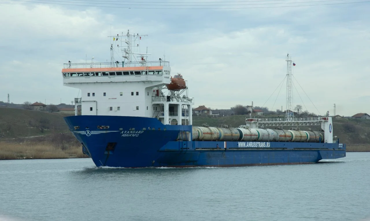 The Avangard ferry before the hit / Defense Express / Another Ferry Lost to Ukrainian Strike on Kerch Strait Crossing