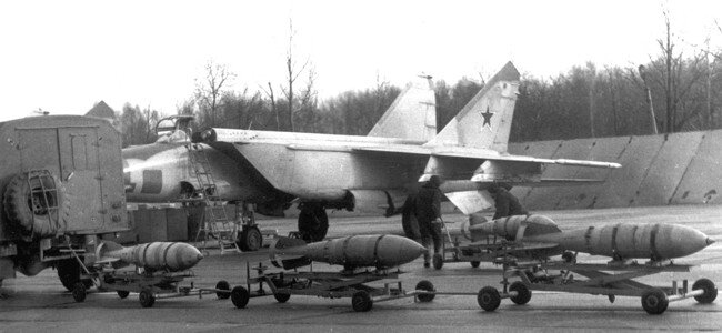 MiG-25RB and FAB-500T, Defense Express