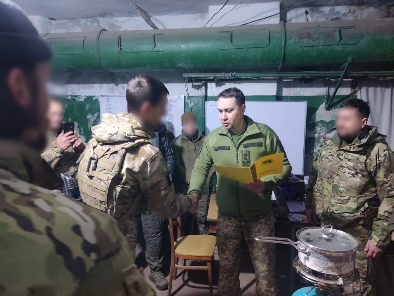 Head of Ukraine’s Defense Intelligence, Kyrylo Budanov, Inspected Subordinate Units on Frontline, Awarded Warriors, Defense Express