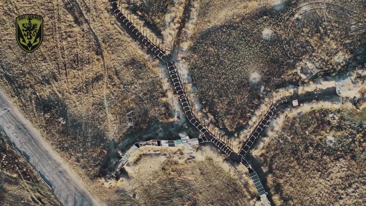 An example of modern trenches