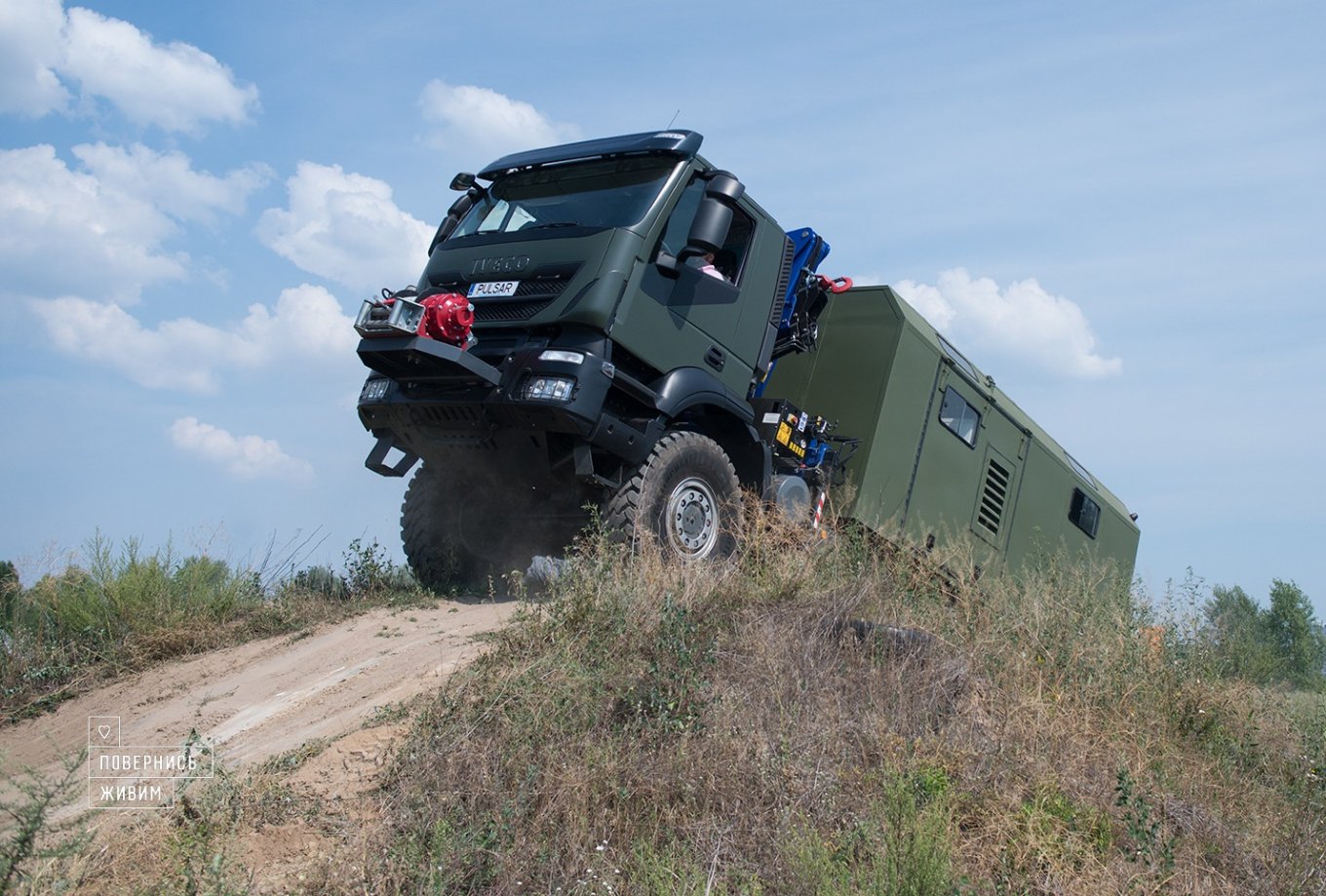 6 Mobile Repair Stations For Car Maintenance Purchased By Ukraine’s “Come Back Alive” Charity Fund, Defense Express, war in Ukraine, Russian-Ukrainian war
