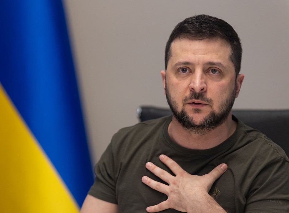 The President of Ukraine Volodymyr Zelensky, Ukrainian military refuses to leave Mariupol, they cannot leave wounded and dead, Defense Express