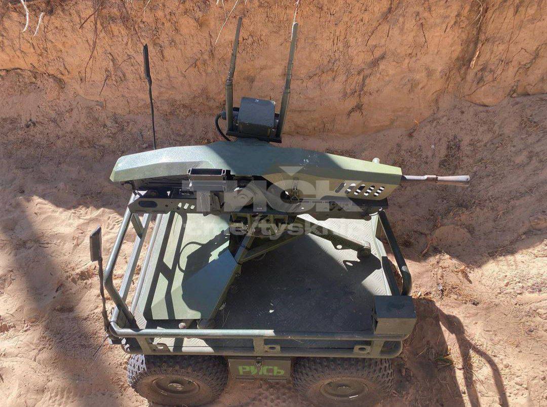 Rys (Lynx) unmanned ground vehicle equipped with a ShaBlia remotelycontrolled weapon station on the frontline