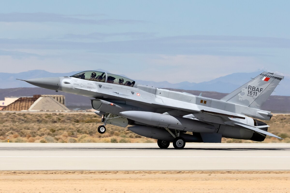 Bahrain's F-16 Block 70 Downs Iranian Shahed for the First Time – AIM-9X and AIM-120C-7 Missiles Used, Defense Express