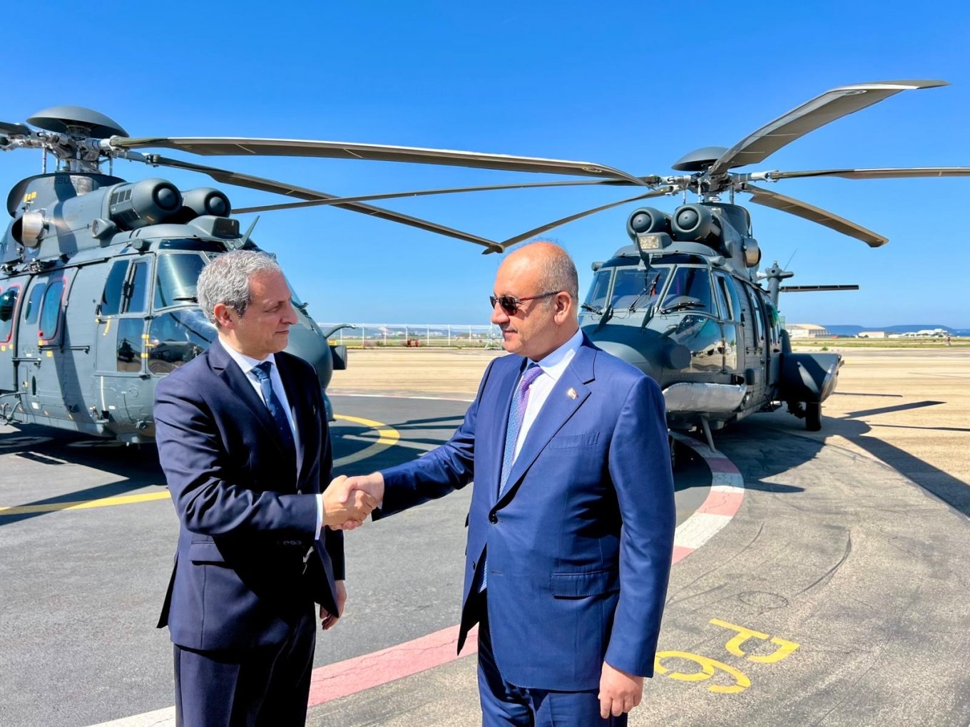 The handover of H225M helicopters to the Iraqi Army, April 30, 2025 / Defense Express / Iraq Choosing H225M Eurocopter to Replace Its 40-Strong Mi-17 Fleet is Making Moscow Sweat Bullets