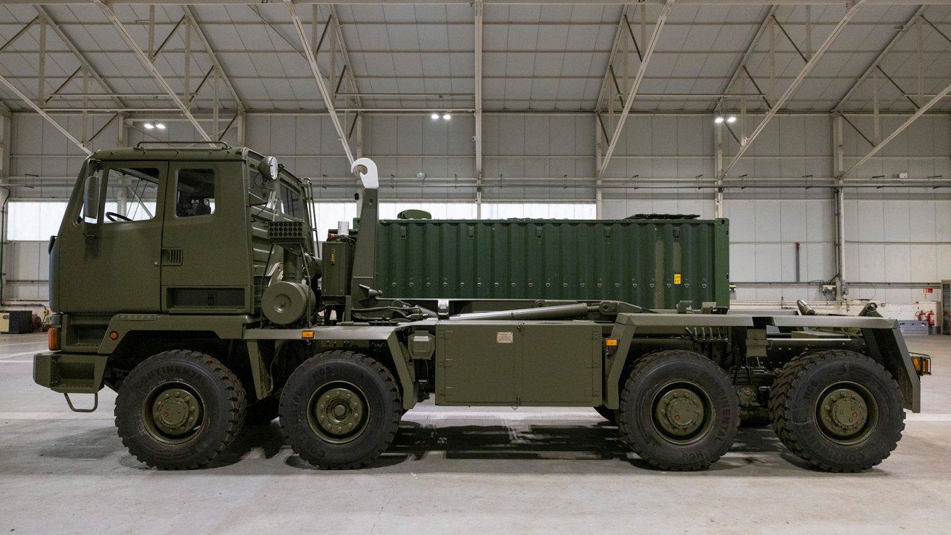Gravehawk air defense system launcher / Defense Express / British MPs Suggest Producing Ukrainian Weapons in the UK in a Joint Defense Tech Hub
