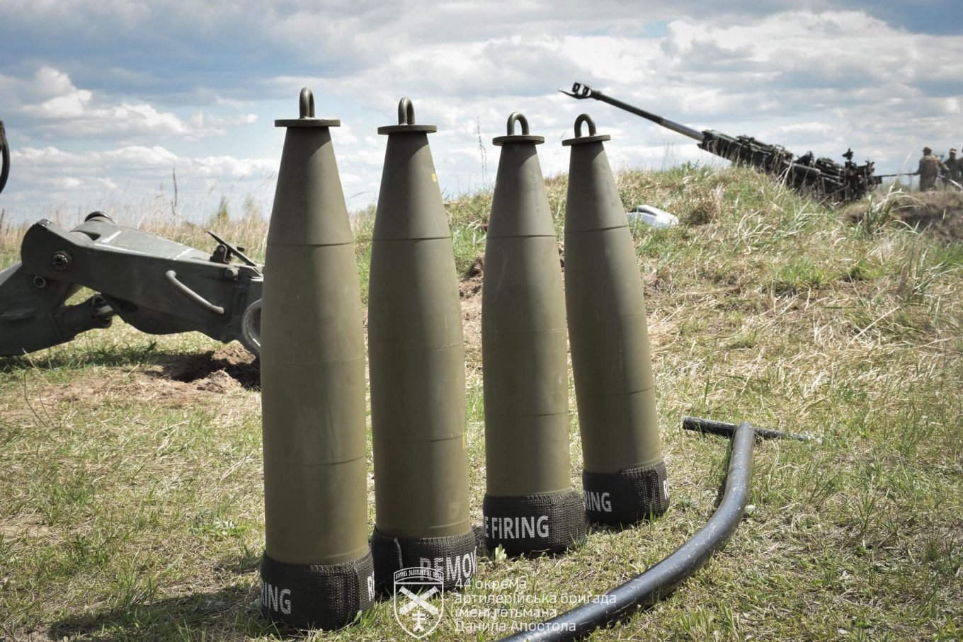 155mm ammunition lined up for firing at russians, Defense Express