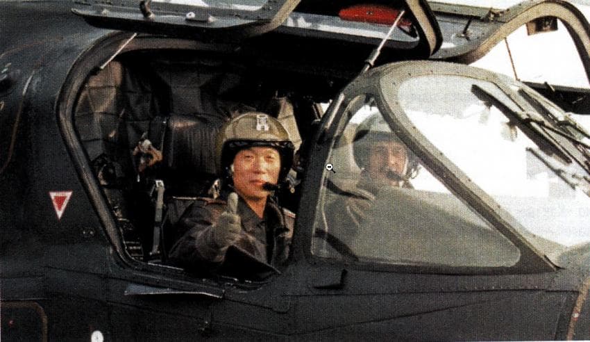 South Korean pilots in the cockpit of a Ka-52, early 2000s, Defense Express