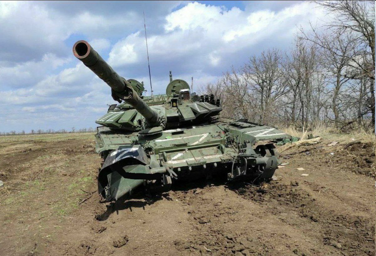 Another russia's T-72B3 tank was damaged and captured by the Ukrainian forces in the East, Defense Express