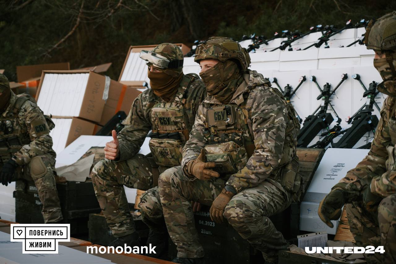 A collaborative effort by UNITED24, Return Alive and monobank equips elite forces with advanced kamikaze drones Defense Express Ukrainian Elite Forces Receive Kamikaze Drones Worth 235 Million (Photos)
