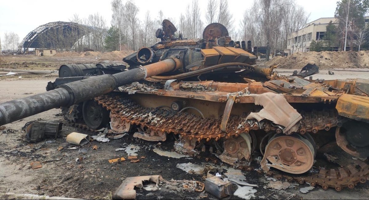 A ruined tank left behind by Russian troops, Top Ten Ranking of Russian Armored Vehicle Types by Numbers Lost in Ukraine War, Defense Express