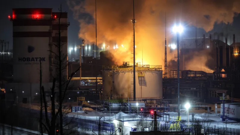 Fire at the Novatek terminal in the Leningrad Region, russia, Defense Express