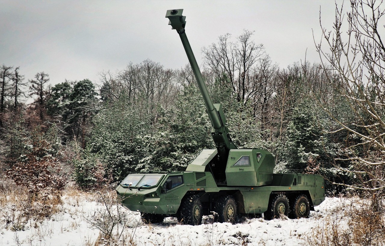 DITA self-propelled howitzer / Defense Express / Slovakian Government Accused of Sending Barrels Intended for Ukraine's Zuzana 2 to Azerbaijan for DITA Instead
