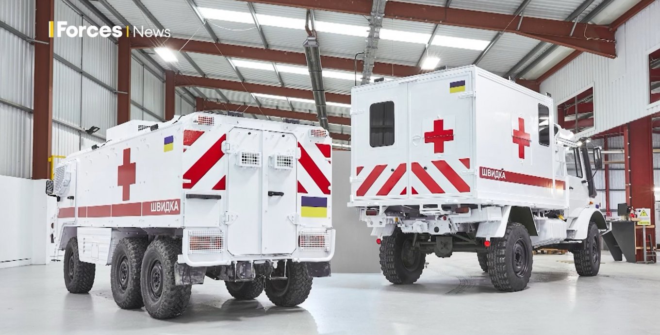 British Army Vehicles are Transforming Into Ambulances for Ukraine, Defense Express