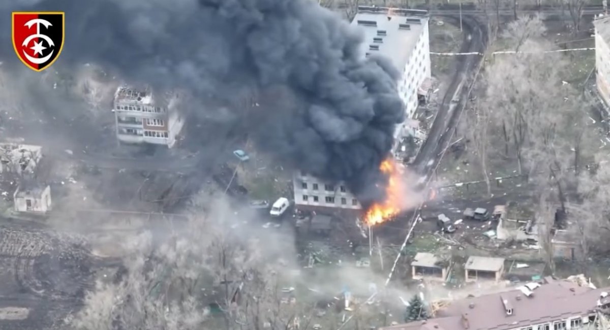 Russian ammunition depot on fire / screenshot from video, Defense Express