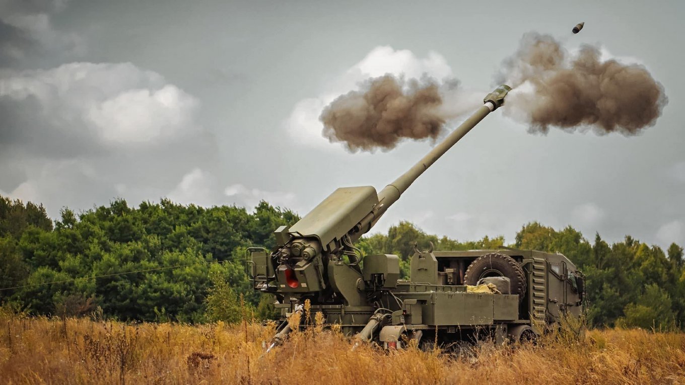 Illustrative photo: Ukrainian 2S22 Bohdana howitzer fires on russian positions, autumn 2023