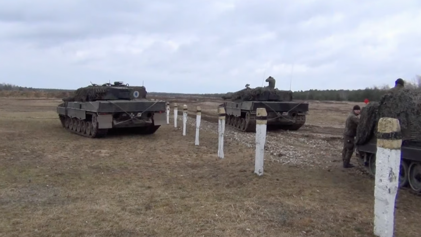 A Month to Learn to Operate the Leopard 2A4: How Ukraine’s Military Master These Tanks In Poland (Video), Defense Express, war in Ukraine, Russian-Ukrainian war