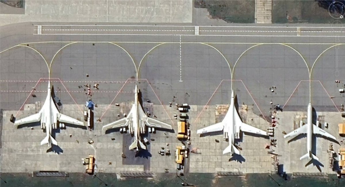 The Tu-160 and Tu-214 aircraft Defense Express russia Eyes the Tu-214 Airliner as Makeshift Bomber: Desperation or Design?