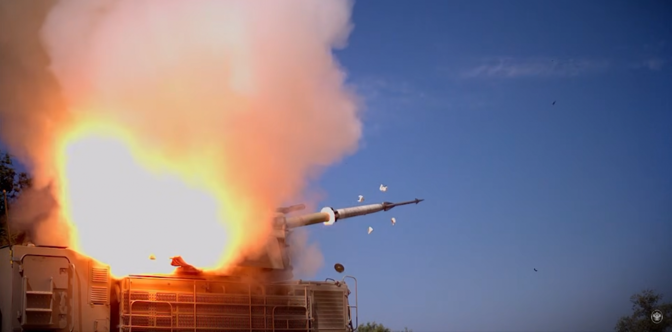 Launch of a 57E6M-E missile from a Pantsir-S1M system