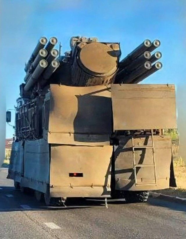 Additional rubber screen armor (illustrative image) Defense Express The Achilles Unit Destroys Four russian Pantsir-S1 Air Defense Systems Using the Darts 429 Drones (Video)