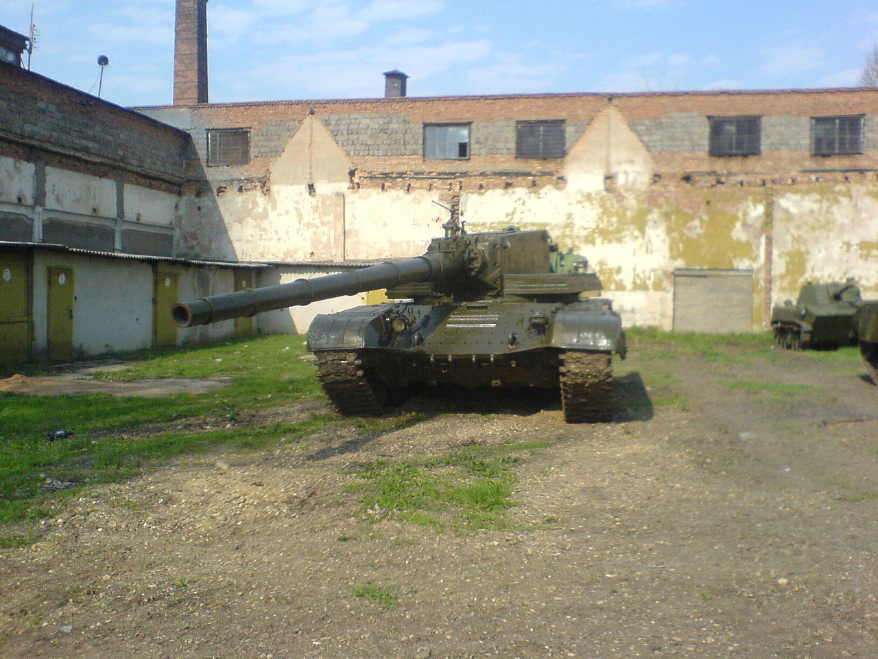 russia Claims T-14 Armata With 152mm Gun Can Shoot Down Ukrainian Deep-Strike Drones